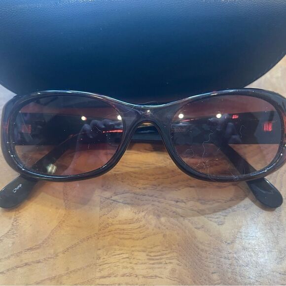Chic Sunglasses & Case Nice Fit! - Picture 1 of 9